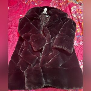 Joseph Ribkoff Luxurious Reversible Black Faux Fur cot